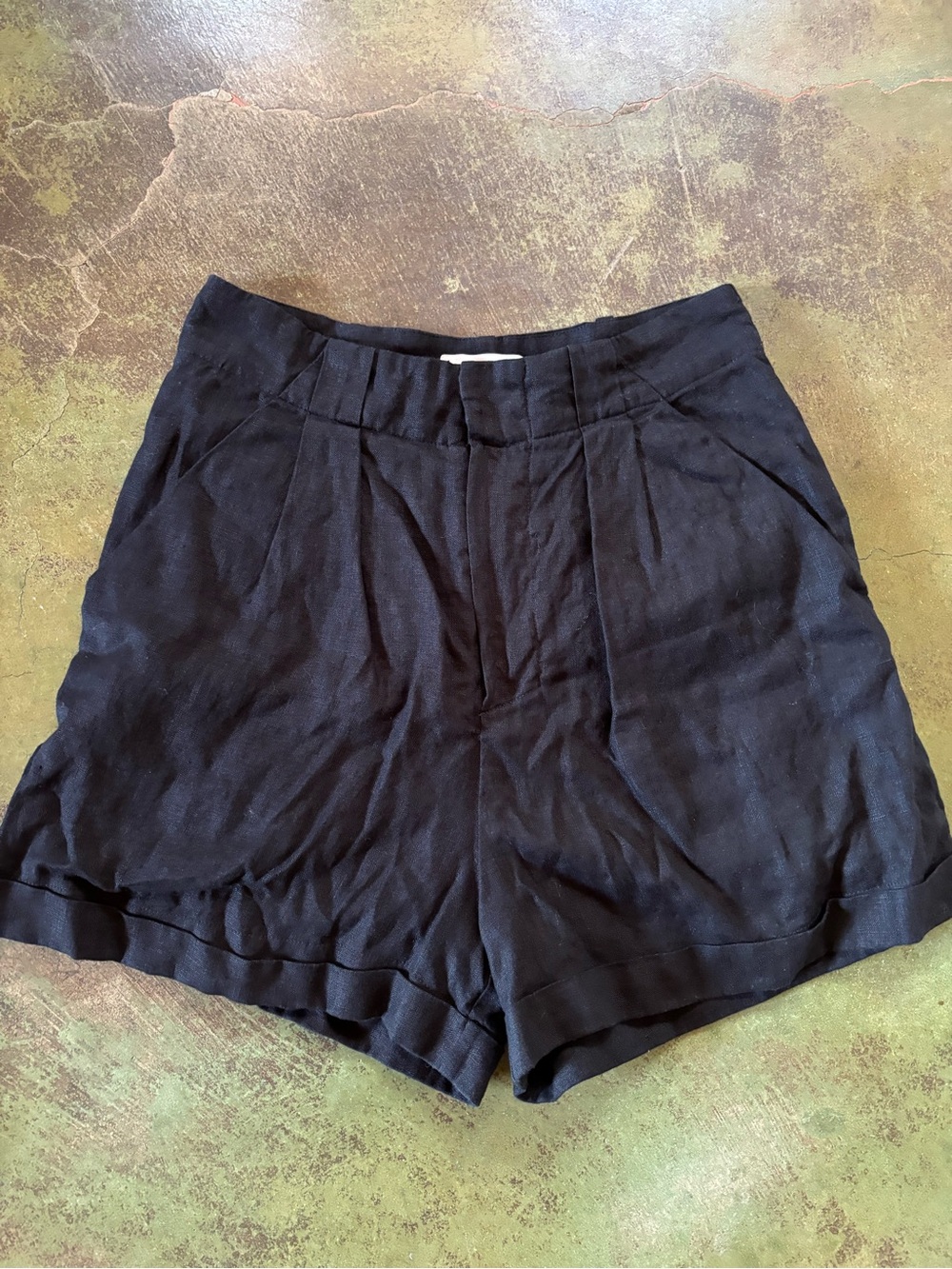 Women’s Black Linen Pleated Shorts